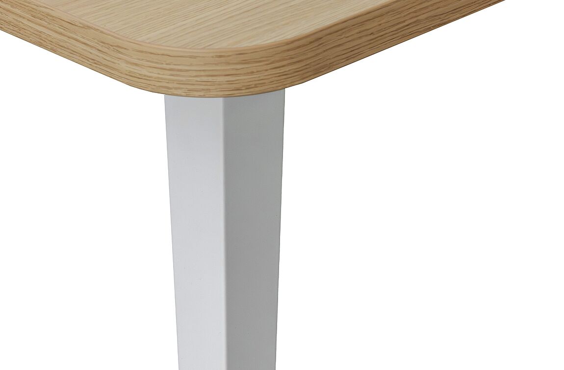 Das Eckdetail des SPIDER M1 Sitztisches.