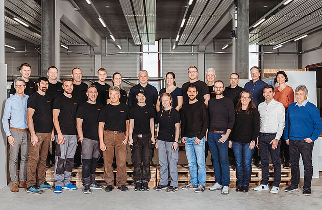 Das Mitarbeiterfoto des gesamten Teams der Zemp AG aus 2023.